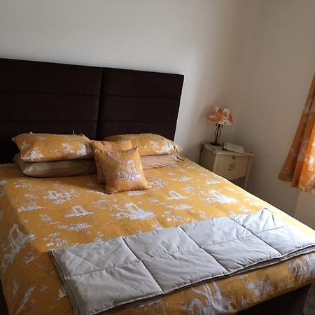 Cherry Tree Guesthouse Bradford-On-Avon Екстериор снимка